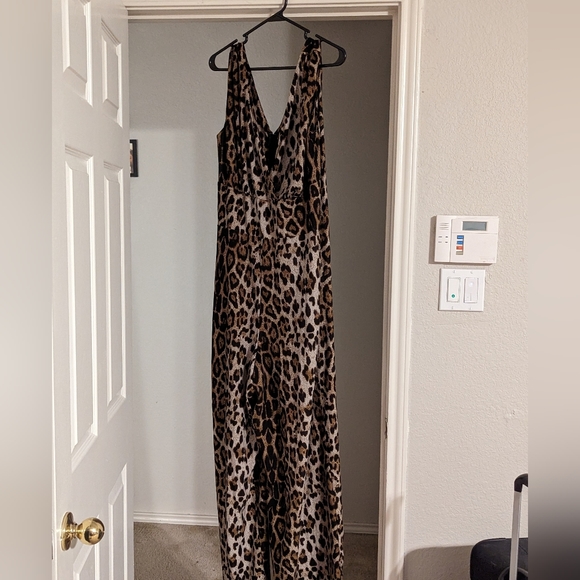 Leopard Print Jumpsuit - Picture 2 of 3